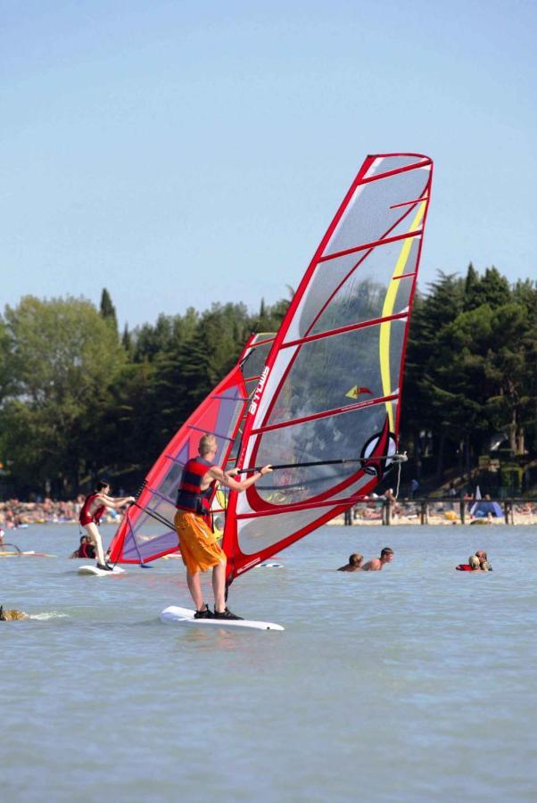 Camping Bella Italia In Peschiera Del Garda - Gardasee Εξωτερικό φωτογραφία